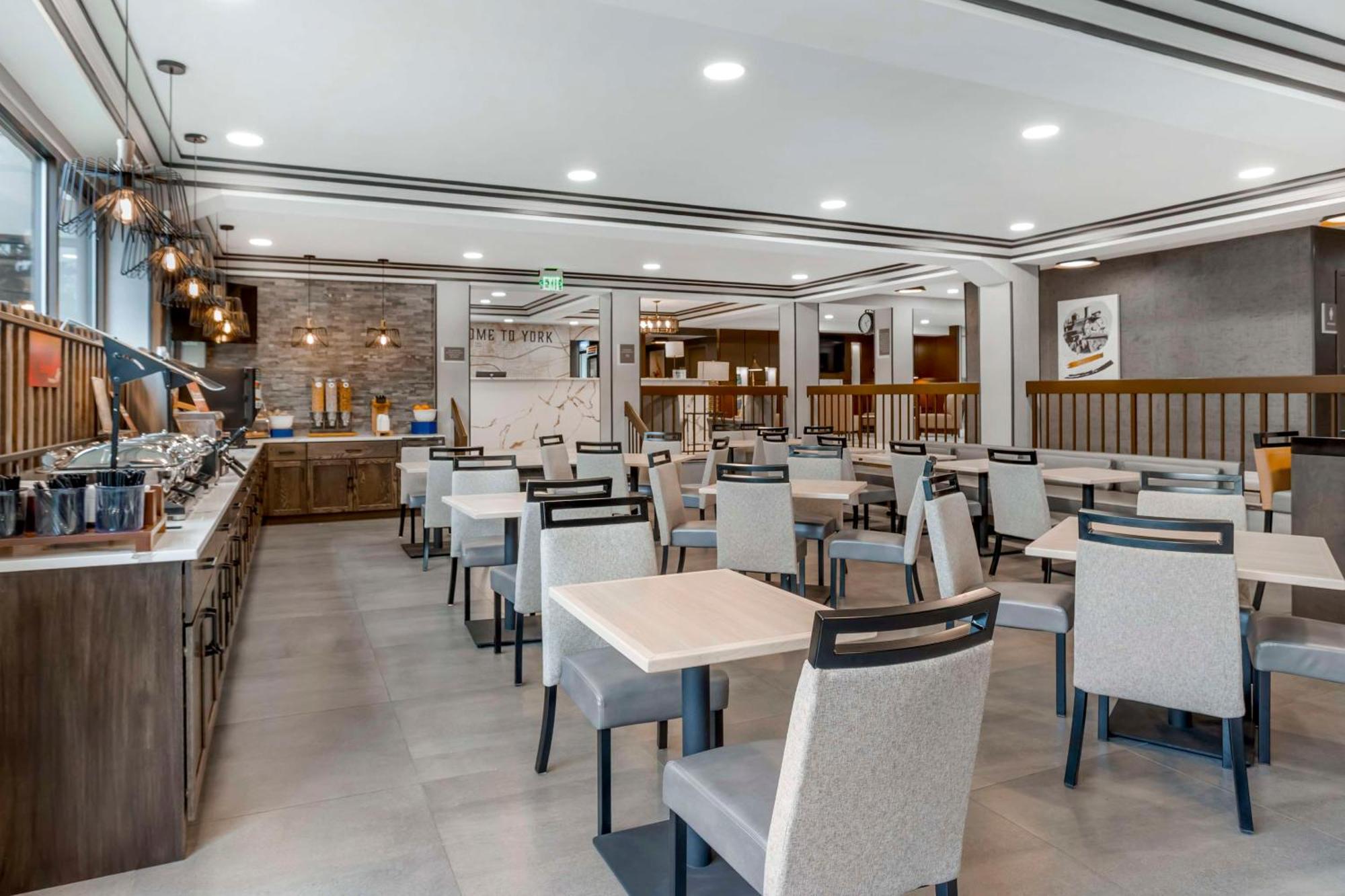 Best Western Plus Heritage Rail Inn & Suites York Exteriör bild