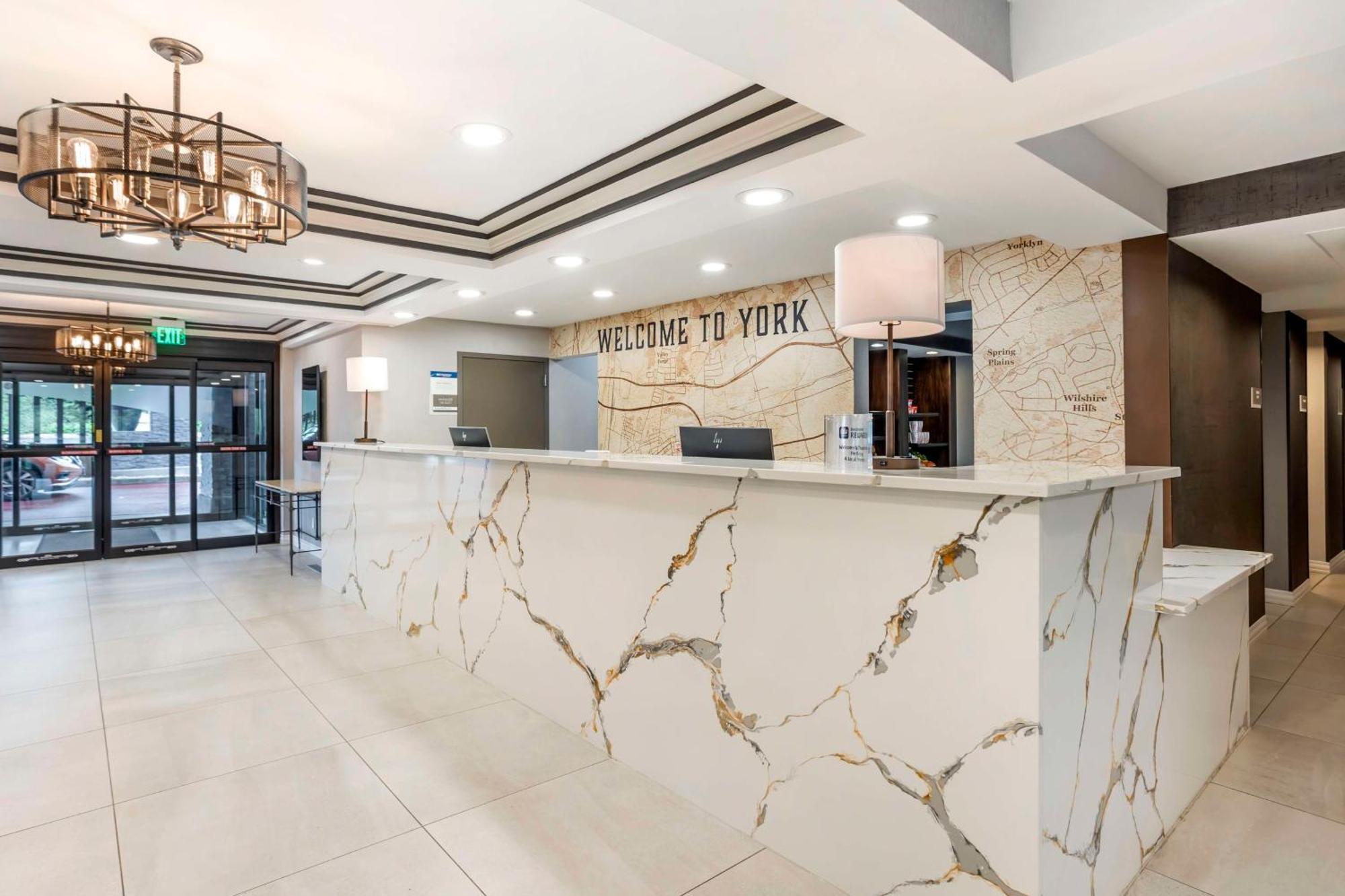 Best Western Plus Heritage Rail Inn & Suites York Exteriör bild