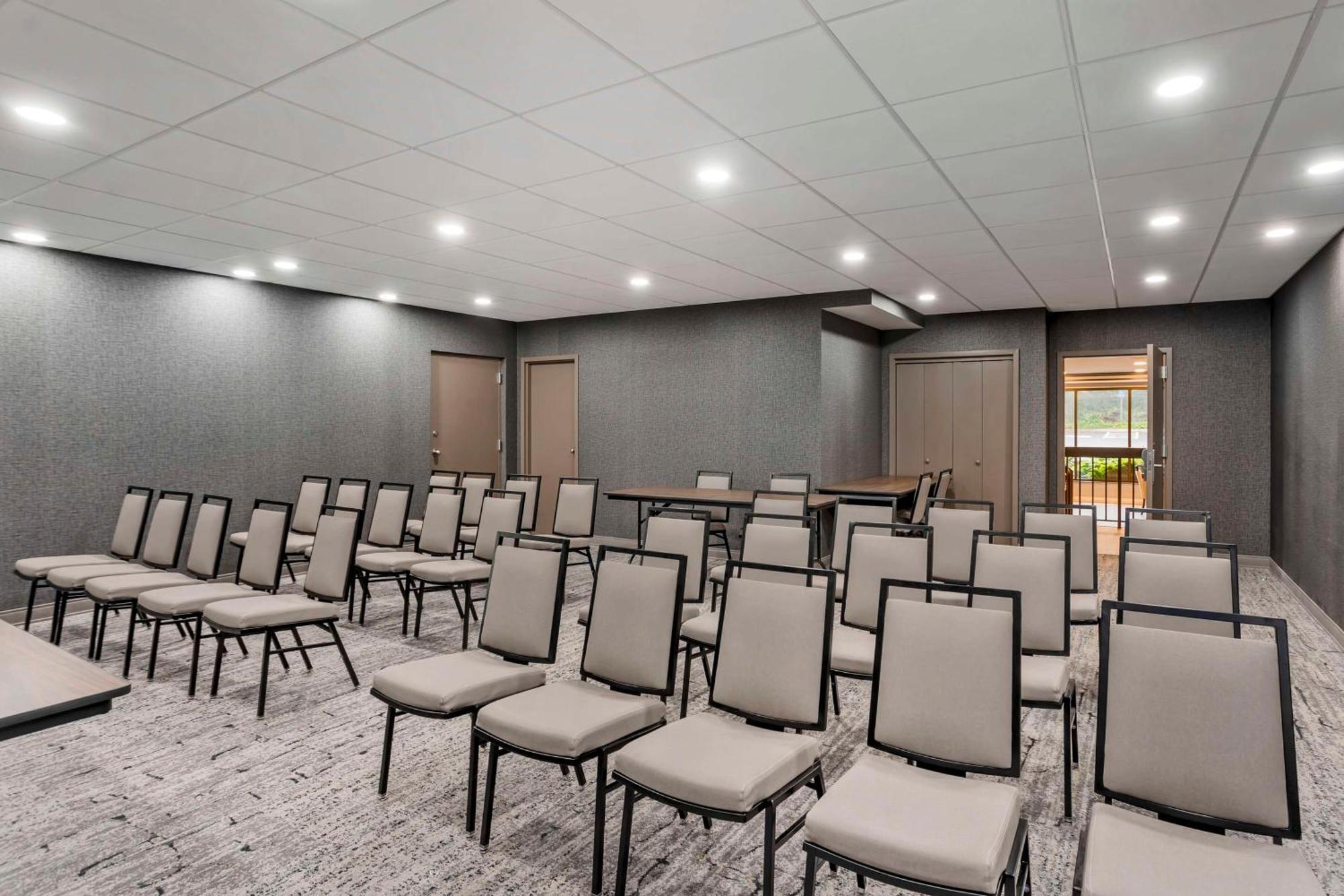 Best Western Plus Heritage Rail Inn & Suites York Exteriör bild