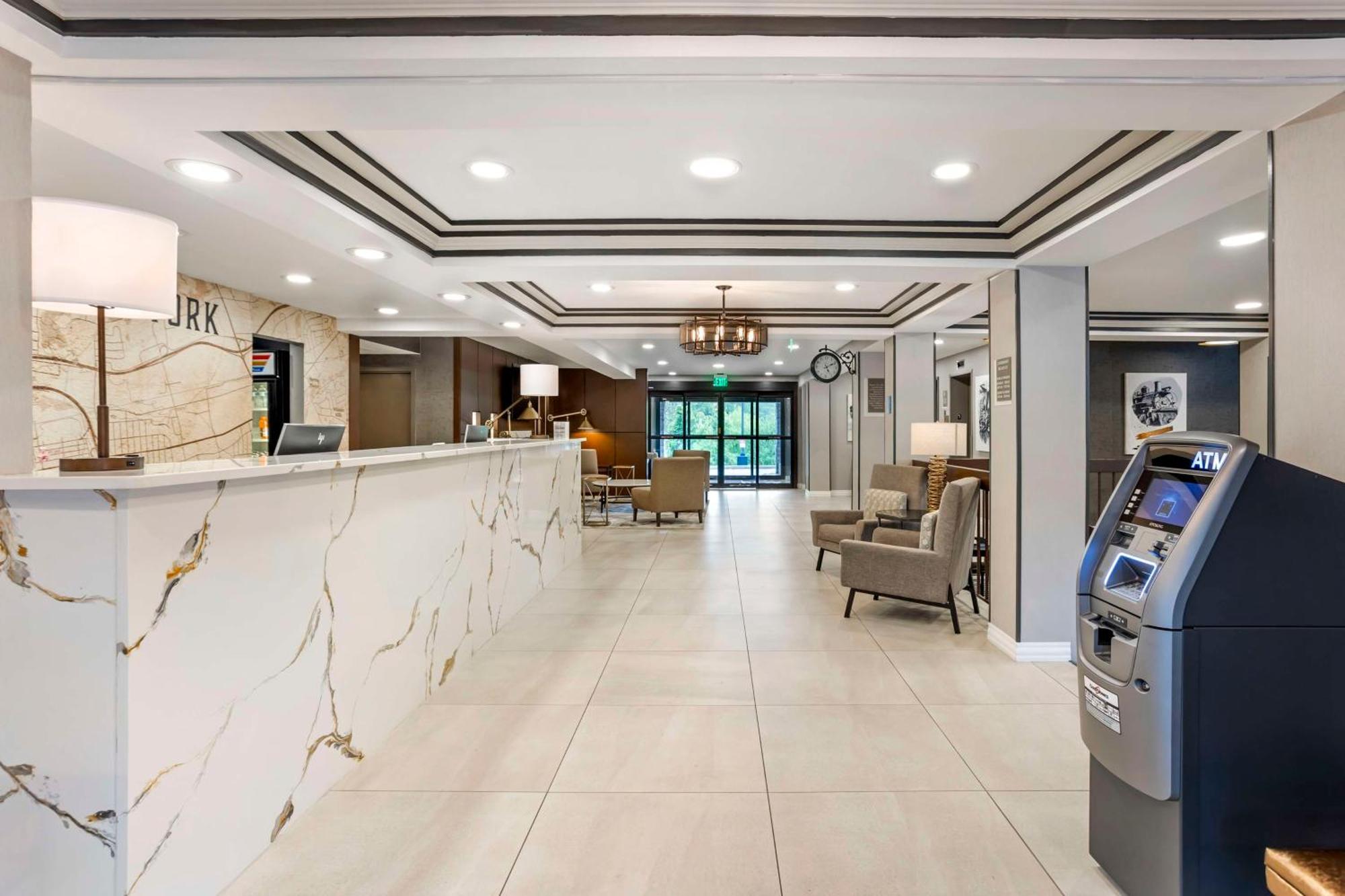 Best Western Plus Heritage Rail Inn & Suites York Exteriör bild