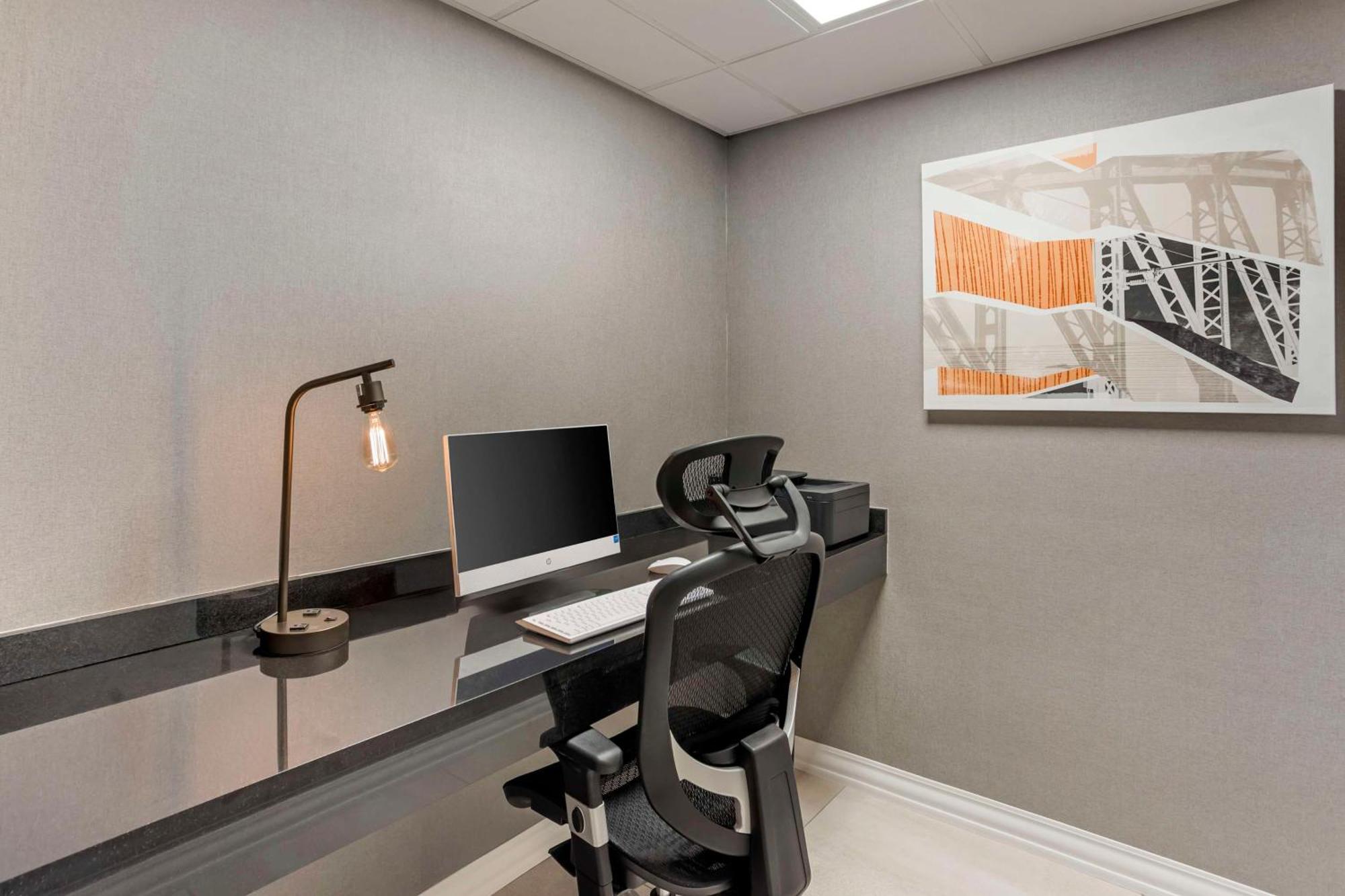 Best Western Plus Heritage Rail Inn & Suites York Exteriör bild